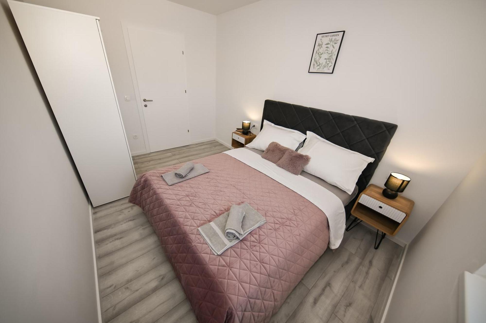 Veliki Apartman Petra Posedarje Cameră foto